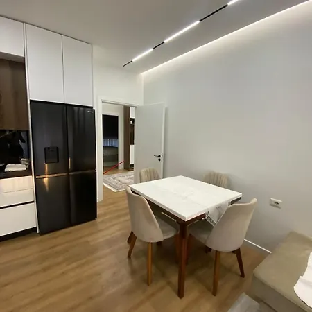 Glamorous 2-bedroom - Near 아파트