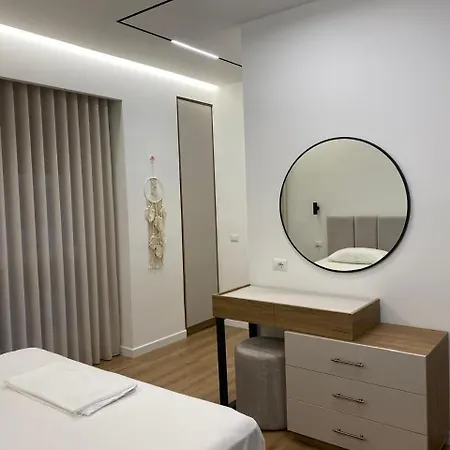아파트 Glamorous 2-bedroom - Near 티라나
