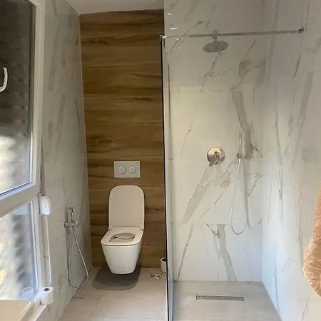 Daire Glamorous 2-bedroom - Near Tiran